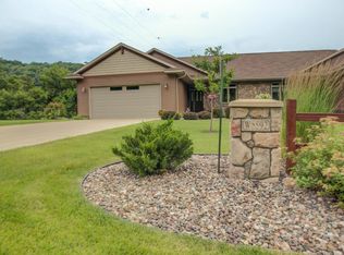 W5592 Stonehill Rd N, La Crosse, WI 54601
