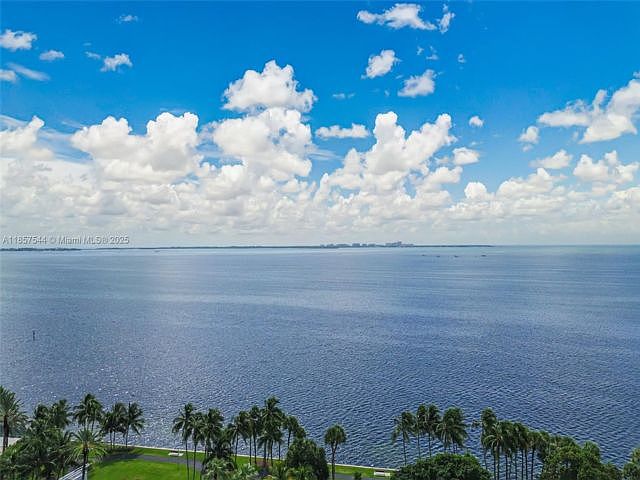 1st image of 2 Grove Isle Dr #B1501