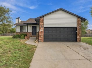 1012 E Winding Lane St, Derby, KS 67037