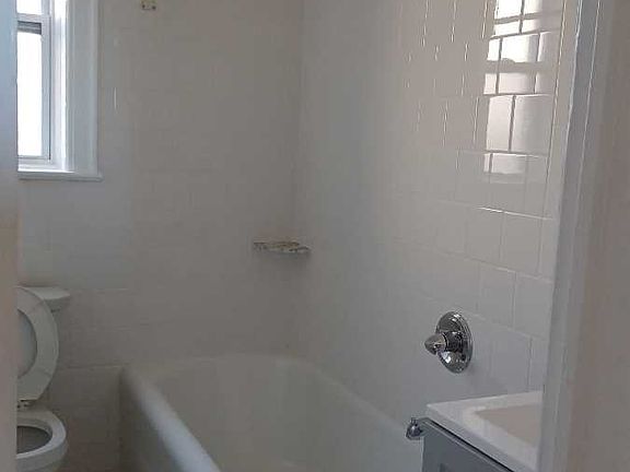 3rd image of 222 Christie St #4G