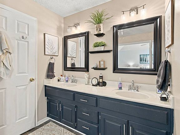 47th image of 5005 Dogwood Cir
