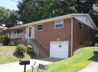 1530 Ravinia Rd, Charleston, WV 25314