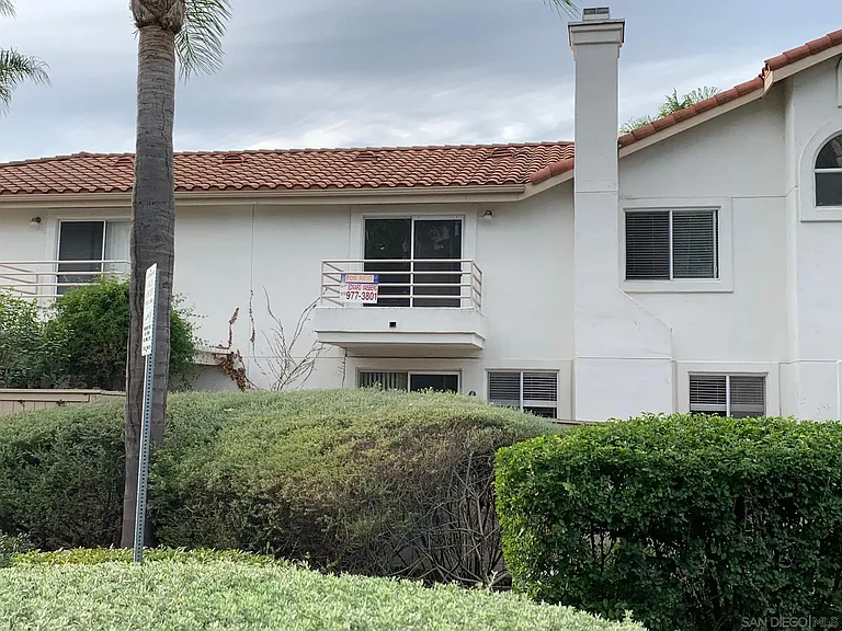 16134 Avenida Venusto #2 — Photo 3