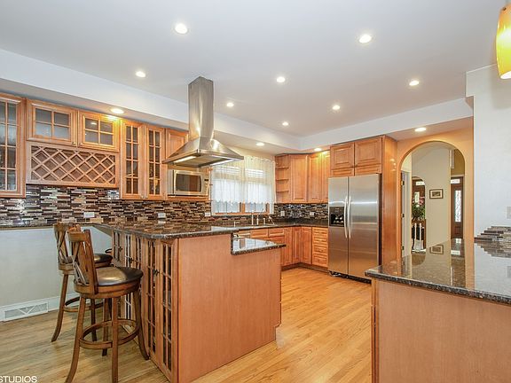 4th image of 7008 Birchwood Ave