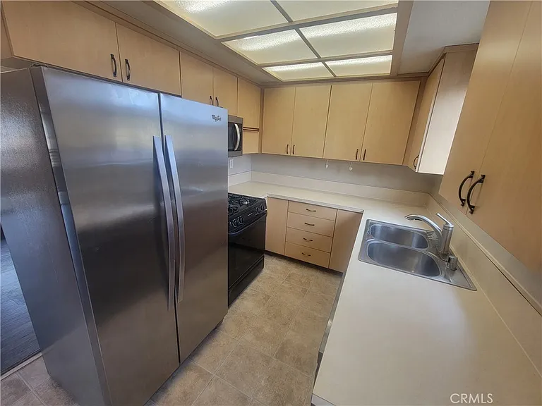 15005 Indiana Ave — Photo 20