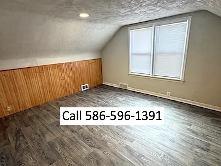 23131 David Ave — Photo 8