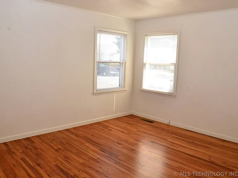 726 S Apple St — Photo 16