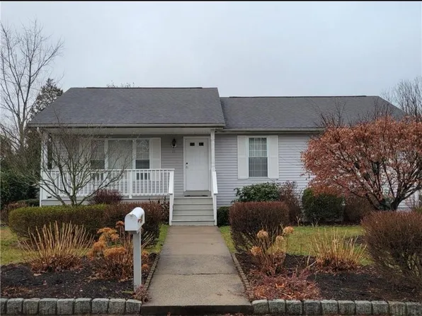 15 S Locust Ave #1, North Providence, RI 02911