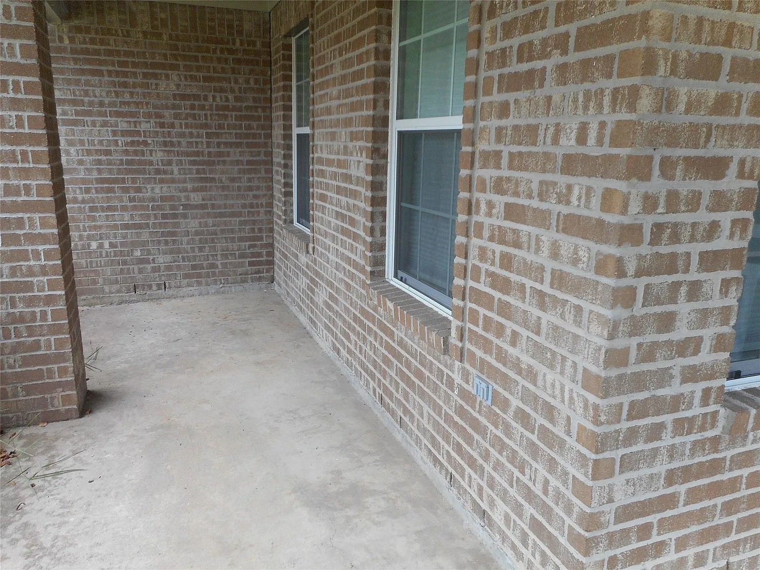 3 bed, 2.0 bath, 1710 sqft, $1,995 — Photo 2