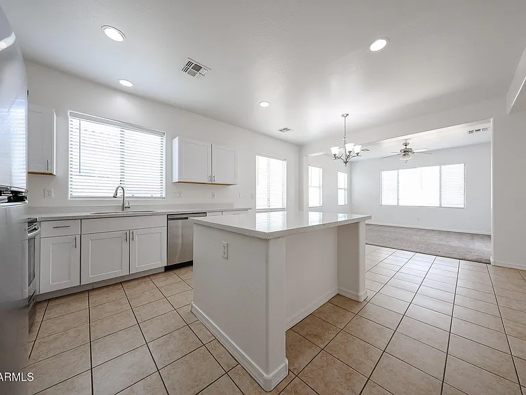 41298 W Parkhill Dr — Photo 15
