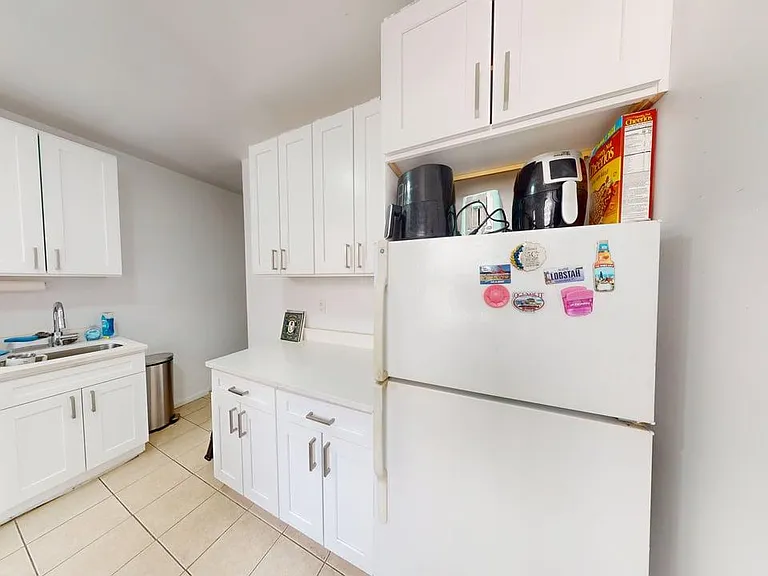246 E 46th St #6B — Photo 9