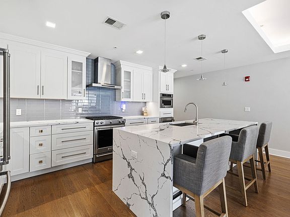 2nd image of 10 Paterson Ave #2A