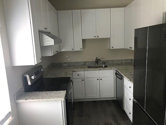 3rd image of 599 W Sunnyoaks Ave #D