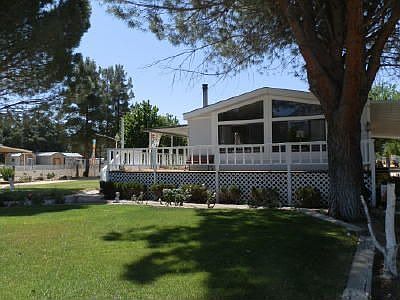 Beautiful Ft Yard, lots of shade