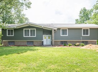 8900 Lakeridge Dr, Louisville, KY 40272