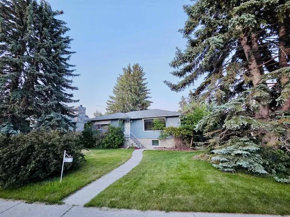 4308 W 2nd St NW, Calgary, AB T2K 0Z1