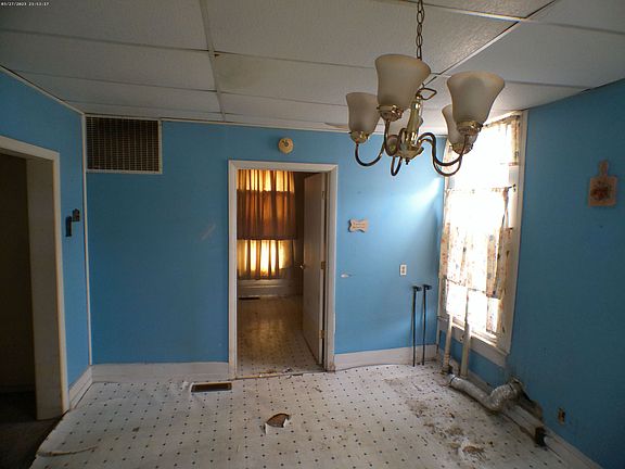 4th image of 721 S Noble St