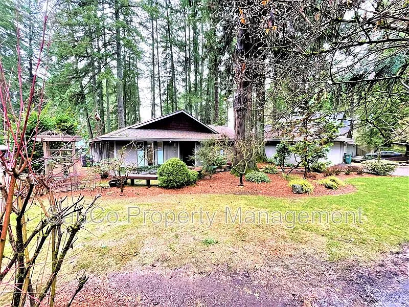 3 bed, 3.0 bath, 2355 sqft, $2,900 — Photo 3