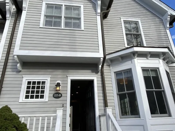 225 Milbank Ave #2, Greenwich, CT 06830