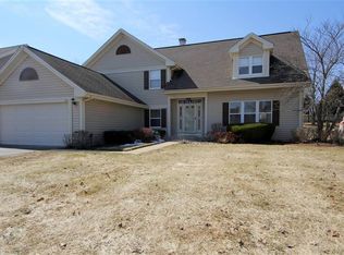 416 Chesterfield Ln, Vernon Hills, IL 60061