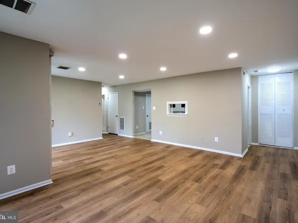 10249 Prince Pl #31-203, Upper Marlboro, MD 20774