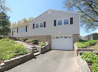 136 Huntington Rd, New Haven, CT 06512