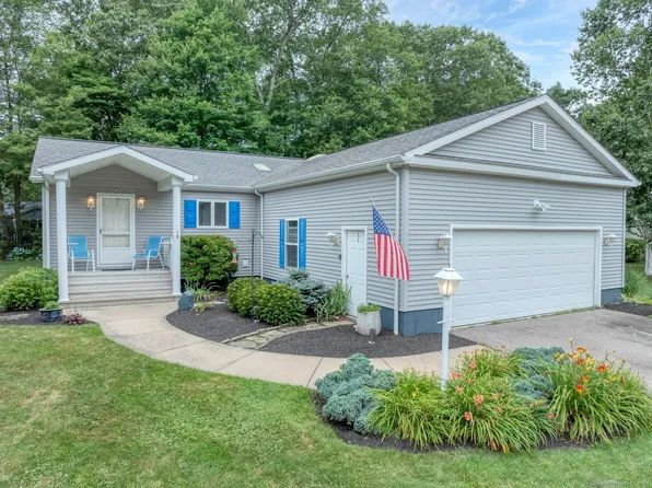 19 Wyndwood Road, Montville, CT 06382