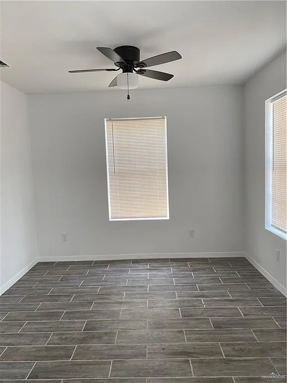 2 bed, 1.0 bath, 3020 sqft, $950 — Photo 4