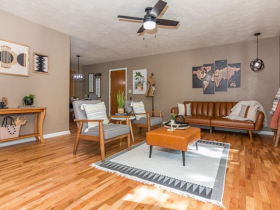 3rd image of 115 N Lindow Dr