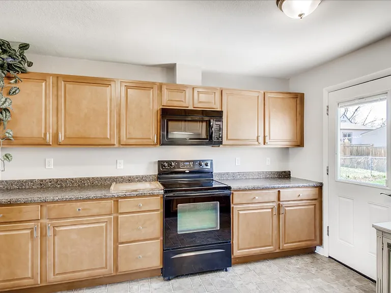 2605 S Hooker St — Photo 14