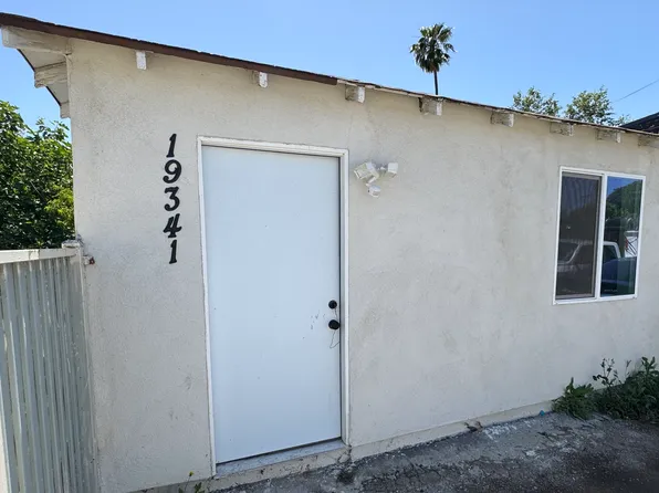 19339 Vanowen St #B, Reseda, CA 91335