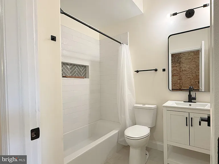 2762 Martha St — Photo 19