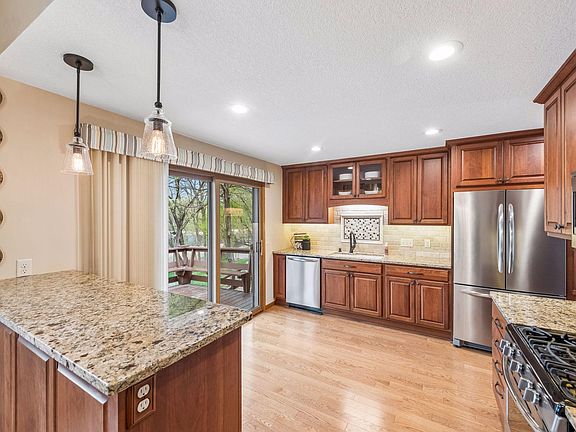 4th image of 7553 Mariner Dr N