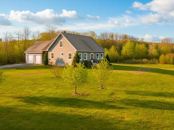 3 Gayton Lane, Winthrop, ME 04364
