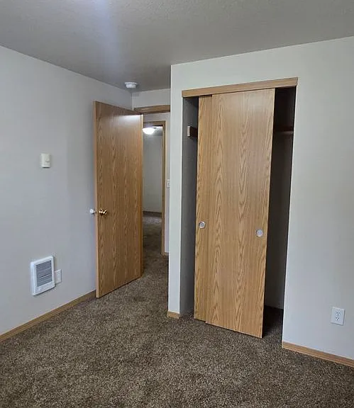 2261 E Crestview Dr — Photo 23