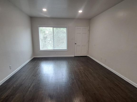 2nd image of 933 N Inglewood Ave #2