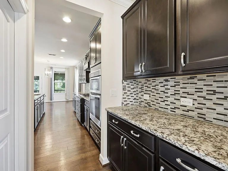 304 Atwood Dr — Photo 42