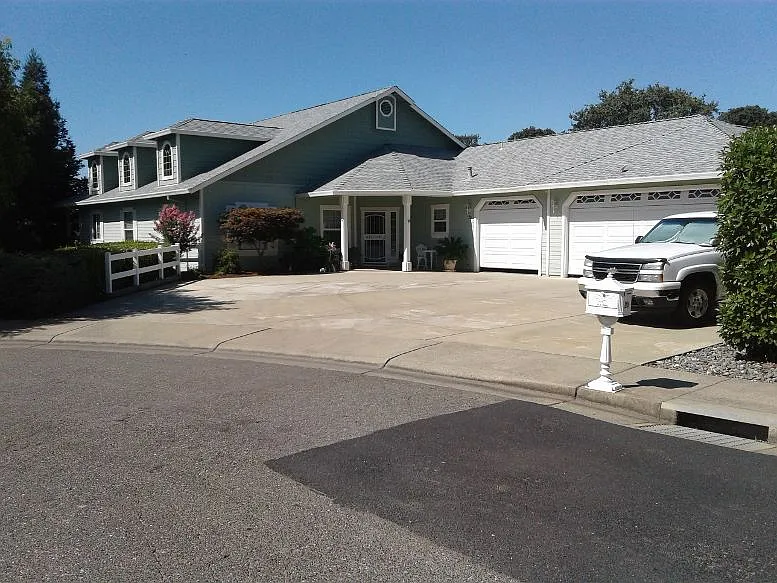 20 Sunlight Ct photo 1