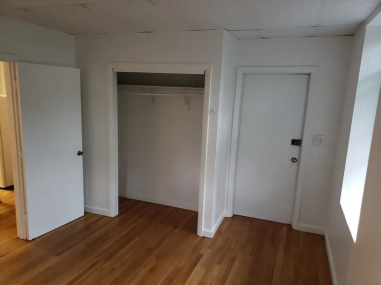 199 Strathmore Rd #4 — Photo 1