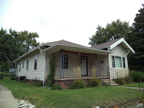 2nd image of 1718 Everett St