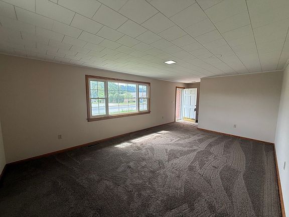 3rd image of 1010 Blount Ave