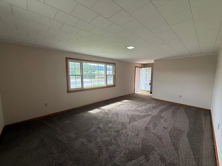 1010 Blount Ave — Photo 3