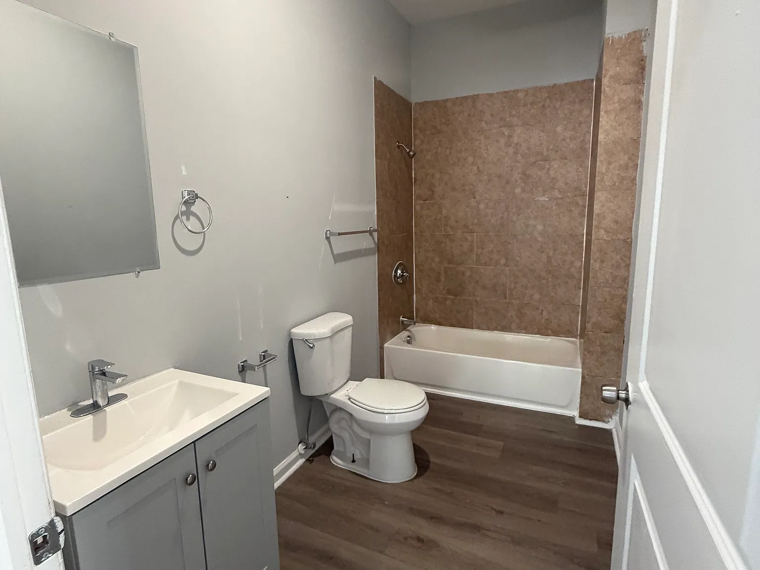 2 bed, 624 sqft, $1,472 — Photo 3