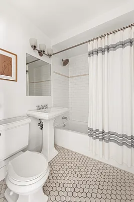 Bathroom, photo 2