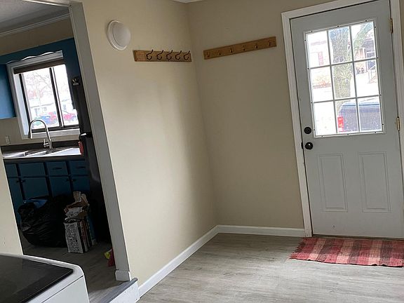 Mud Room- Door to front