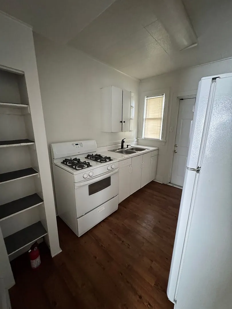 Cute 2 Highland Bedroom — Photo 4