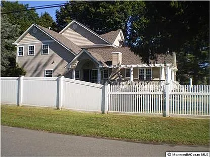 1329 Bay Plz photo 1