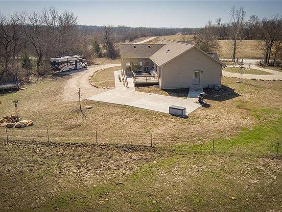 4th image of 1155 NW 250th Rd