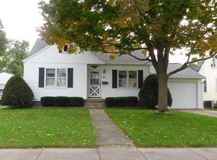 1002 E Holland St, Washington, IL 61571