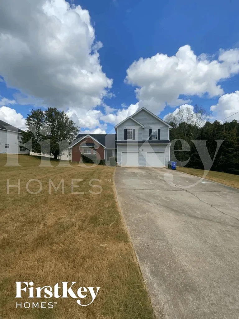 3 bed, 2.5 bath, 2132 sqft, $2,195 — Photo 1
